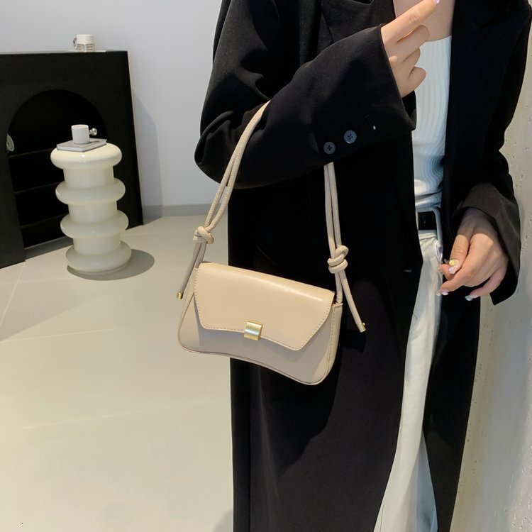 Free Shipping New Designer Bag For 2025 High-end Bag Women 2024 French Baguette Retro Handbag Underarm Luxury Wallet Stylish Girl Shoulder Crossbody S