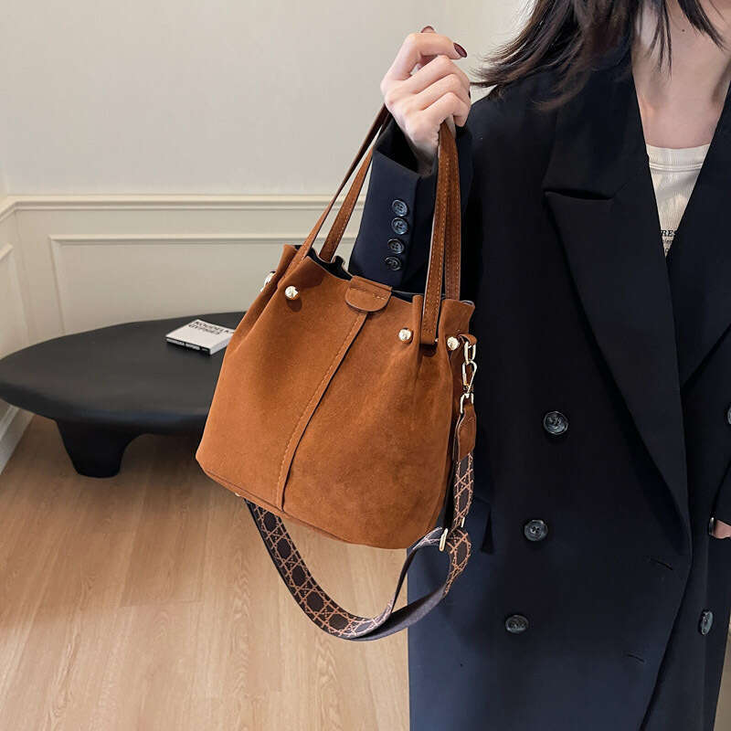 Trendy Bags This Year: Bucket For Women 2025 New High-End Shoulder Summer Versatile Wide Strap Crossbody Bag