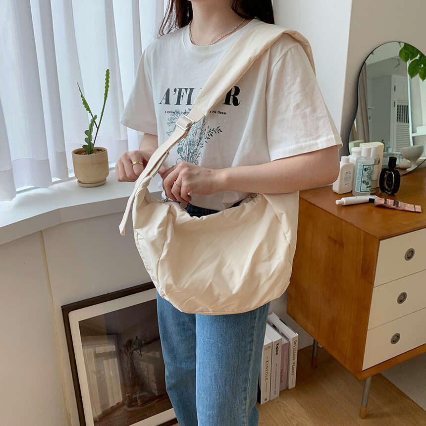 2023 Summer New Women's Large Capacity Casual Nylon Crossbody Dumpling High-end Solid Color Shoulder Bag Trendy