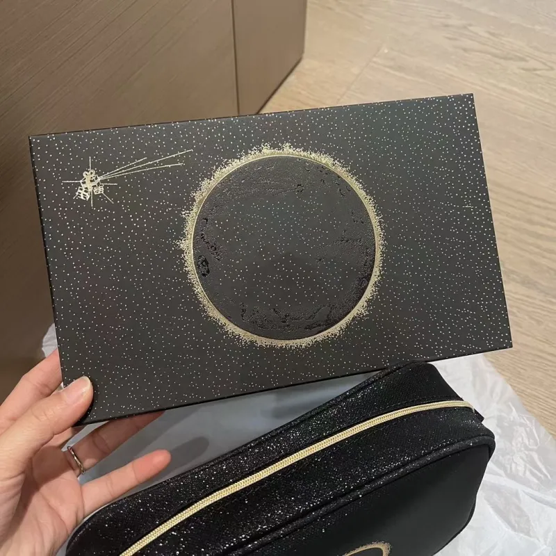 2C Black Glitter hand makeup bag dancing bag Dinner party refill makeup bag Birthday gift has paper gift box