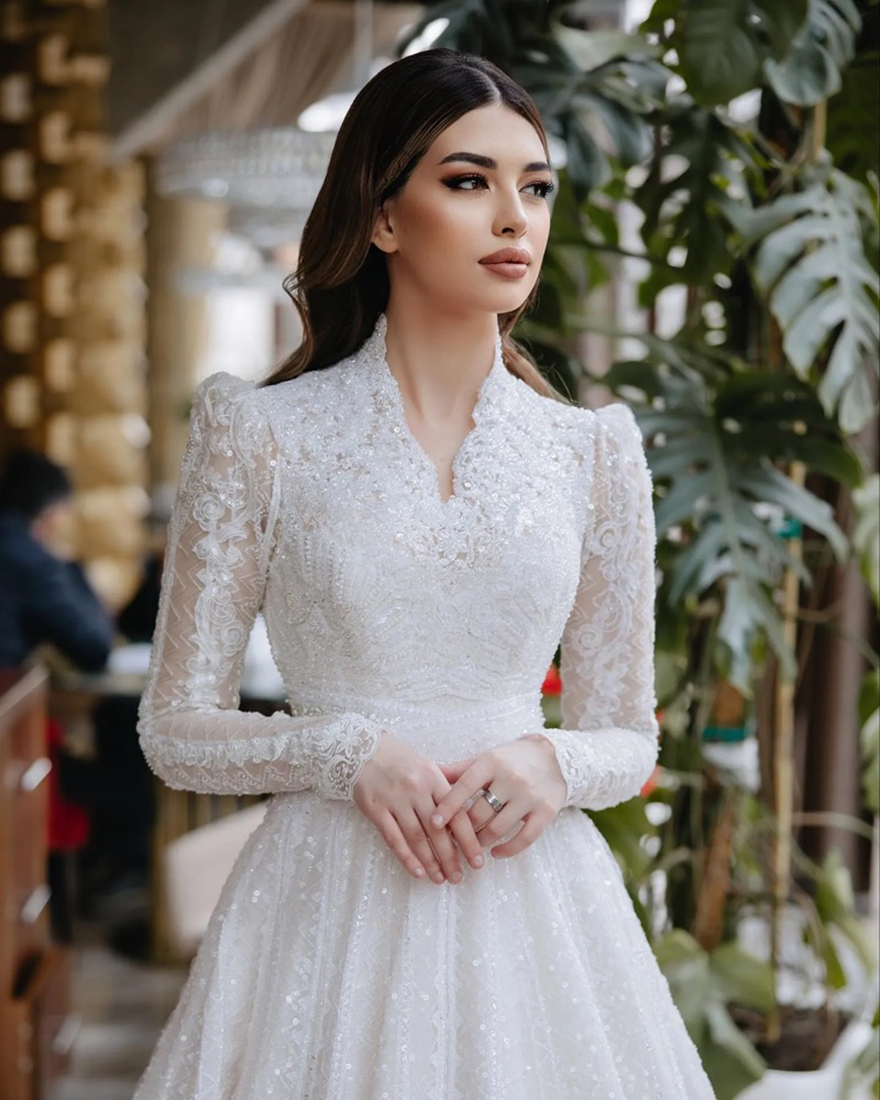 Glamorous A Line Wedding Dresses Lace Bridal Gowns Sequins Beaded Illusion Long Sleeves Bride Dresses Custom Made