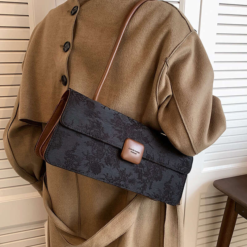 French Style Niche Bag Design New Single Shoulder Fashion High-end Handbag Underarm Baguette