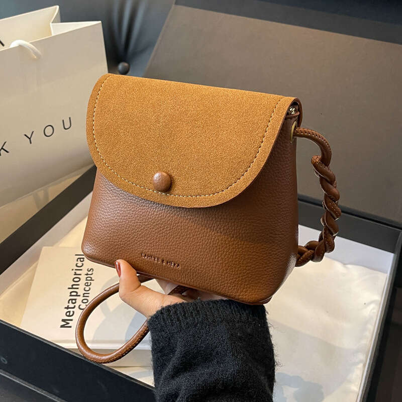 Trendy Women's Bags 2023 New Niche Design Shoulder Textured Fashion Crossbody Bucket Bag for Women