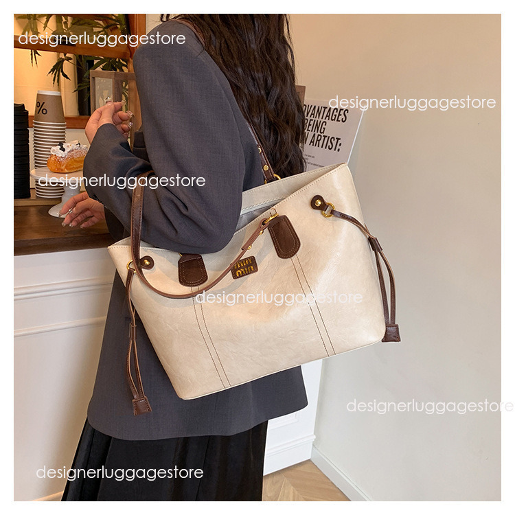 designer Casual Commuter Large Capacity Bag for Women New Vintage Tote Bag Fashion Simple Handbag Versatile Shoulder Crossbody