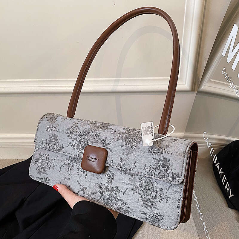 French Style Niche Bag Design New Single Shoulder Fashion High-end Handbag Underarm Baguette