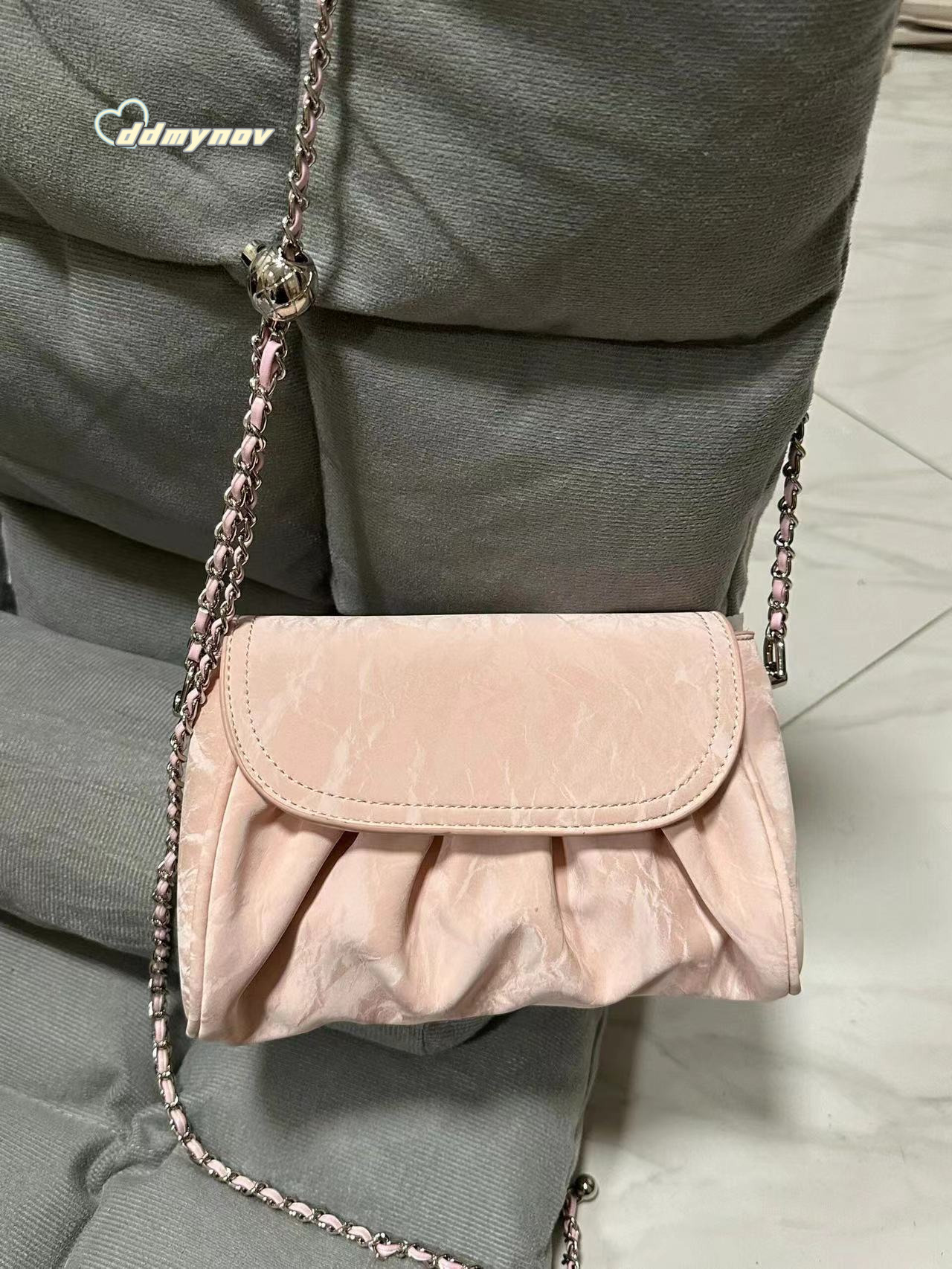 2024 New Chain Texture Crossbody for Women High-end Exquisite Phone Small Soft Leather Summer Cloud Bag ddmynov