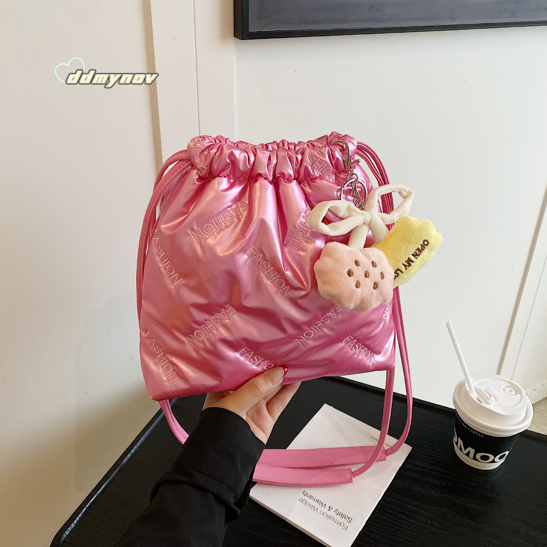 Autumn Winter Niche 2025 New Women's Trendy Super Popular Stylish Versatile Crossbody Cotton Padded Bucket Bags ddmynov