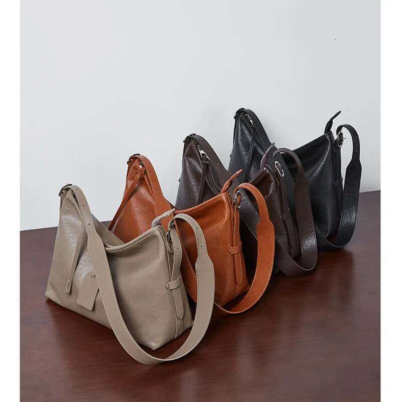 Leather Women's New Tote Large Capacity Shoulder Bag, Fashionable And Versatile Crossbody Bag 2025/06/10