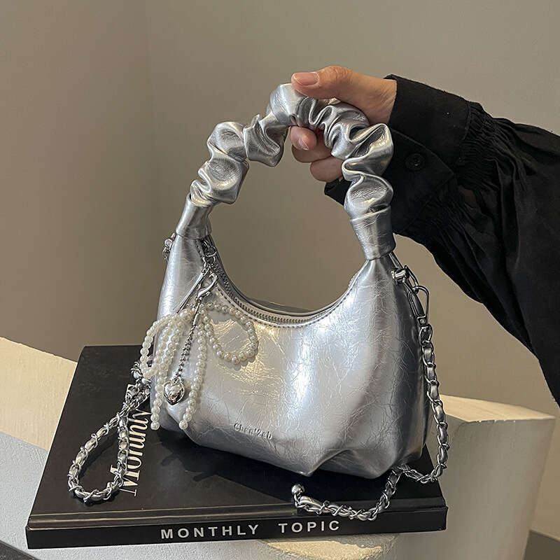 High-end Stylish Red for Women 2025 New Autumn Winter Versatile Chain Crossbody Bag Exquisite Pleated Handbag