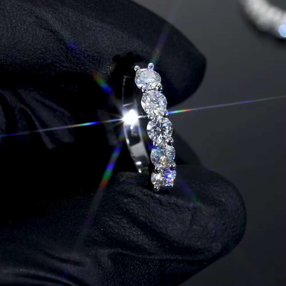 Valentines Gift D Color VVS1 Brilliant Round Cut Moissanite Lab Grown Diamond Huggie 925 Sterling Silver Hoops Earring for Women
