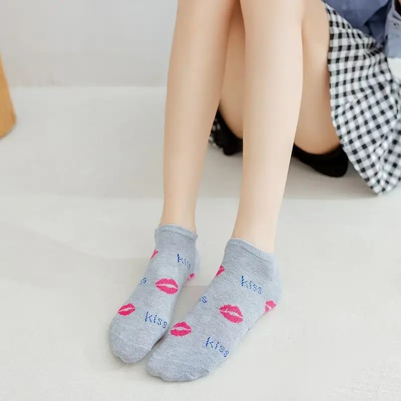 Academy-Inspired Women's Knitwear: Soft Low Cut Boat Socks Perfect for Seasonal Transitions