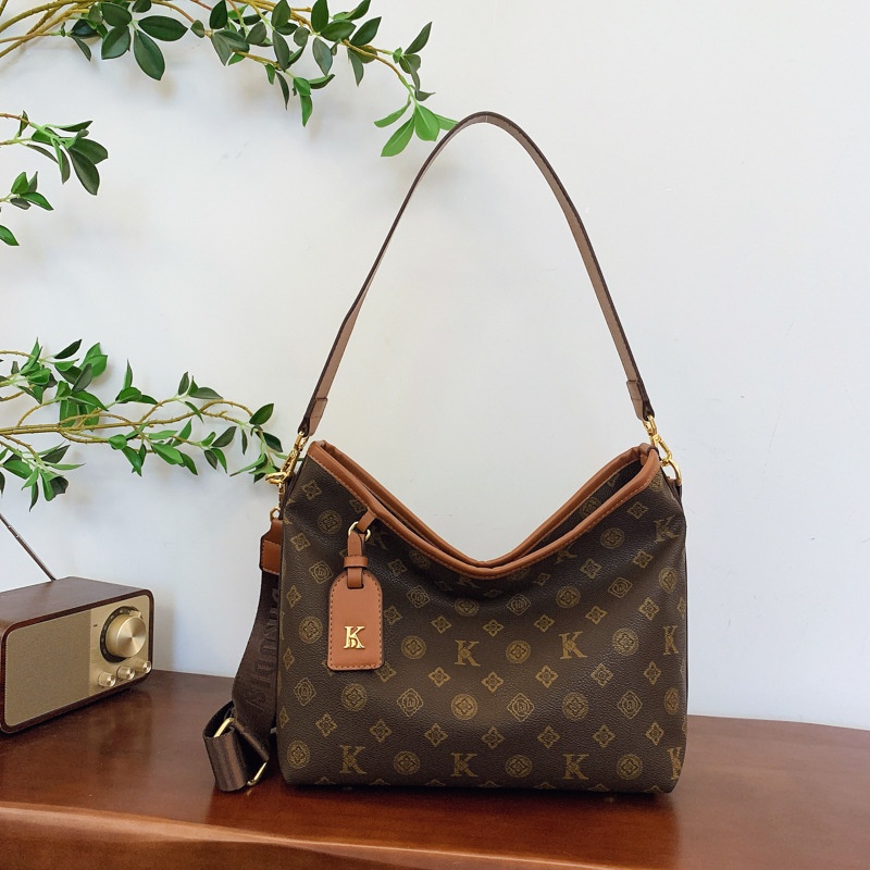 Free Shipping 2025 Designer Women's Luxury New Large Bag, Single Shoulder Underarm Bag, Fashion Commuter Bag