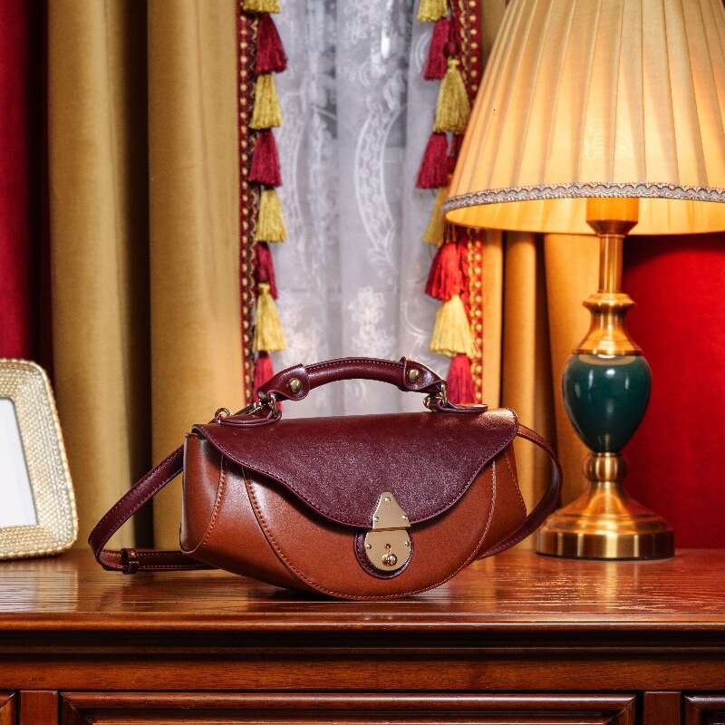 New Genuine Leather Texture Small Boat Smooth Sailing First Layer Cowhide Crossbody Niche Versatile Handbag Shoulder Bag