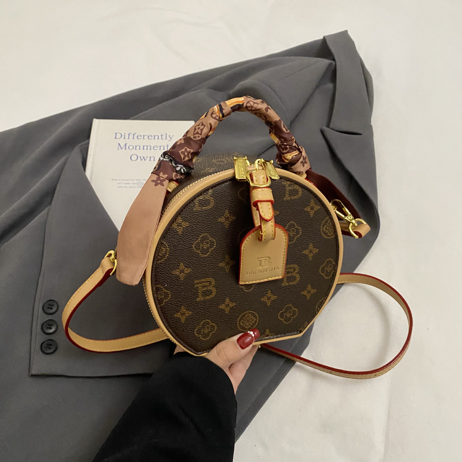 Free shipping new designer Shoulder totes Bags womans ladies flap lady fashion casual handbag women crossbody Underarm Cylindrical bag