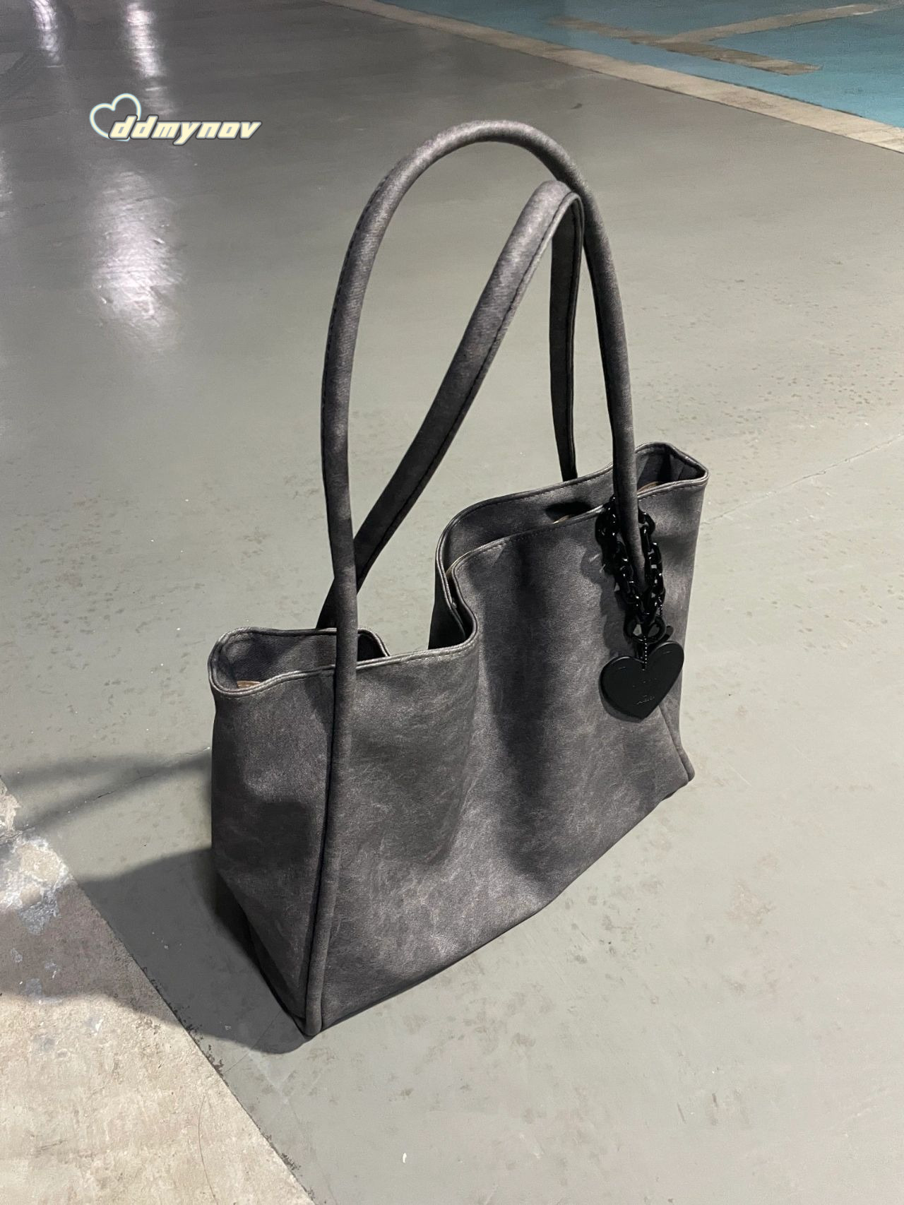 Dark Cupid 2025 New Heart Pendant Large Capacity Tote Ultra-lightweight Office Commuter Bag ddmynov
