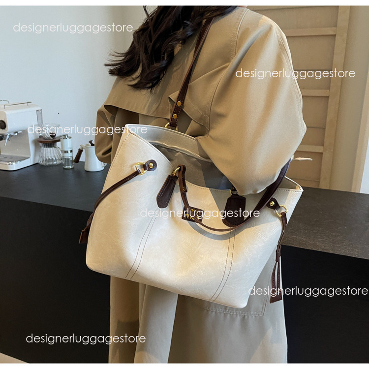designer High-end Practical Handbag Tote Bag Large Capacity Shoulder Commuter Women's Bag 2025 Autumn Winter New Korean Versatile Large Bag