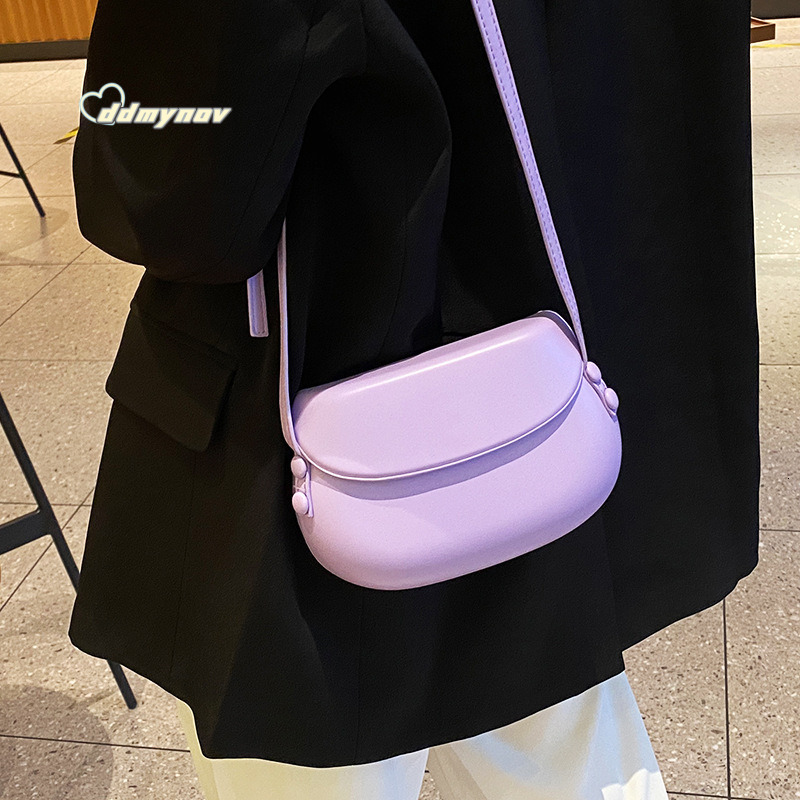 Hot Selling Women's Versatile 2025 Autumn Winter New Large Shell Saddle Student Party Shoulder Crossbody Small Bag ddmynov