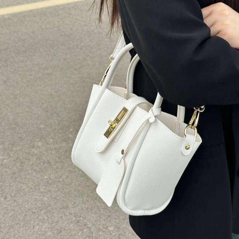 2025 New High-End Commuter Bucket Tote Basket Casual Versatile Outdoor Handbag Shoulder Crossbody Bag