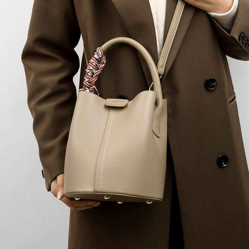 Niche Bucket Large Capacity Crossbody 2025 New Women's Fashion Handbag Versatile Handheld Shoulder Bag