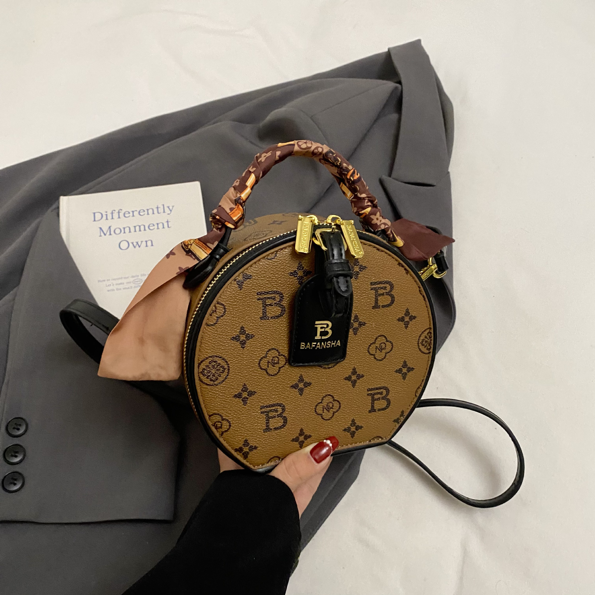 Free shipping new designer Shoulder totes Bags womans ladies flap lady fashion casual handbag women crossbody Underarm Cylindrical bag