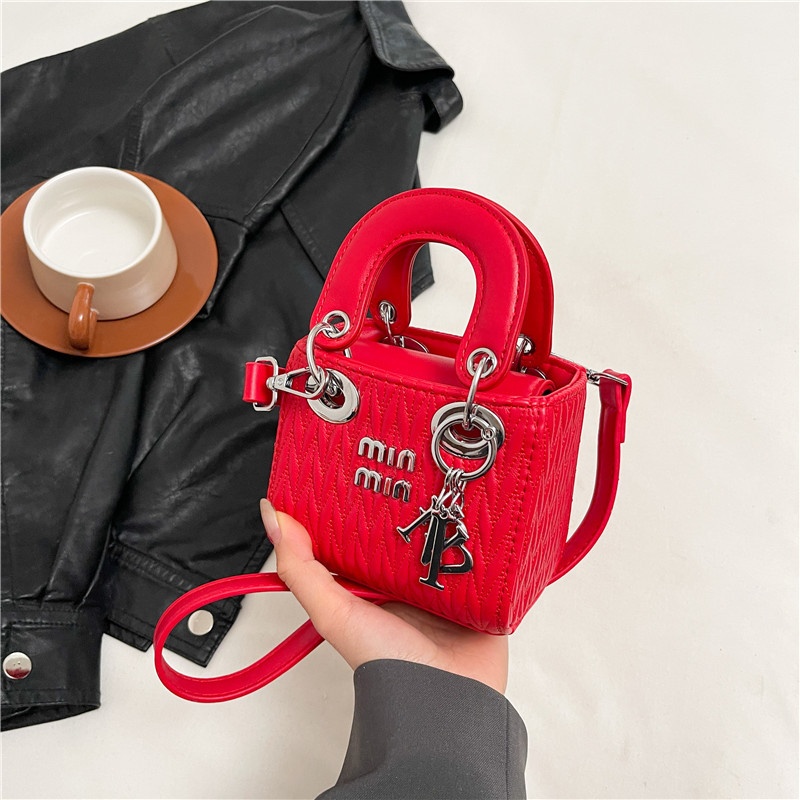 Free Shipping 2025 Designer Women's Luxury Fashion Style One Shoulder Handbag Cross Shoulder Small Square Bag black