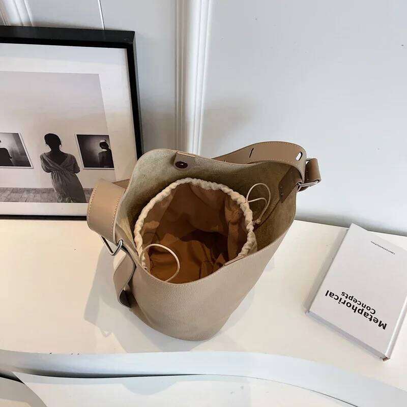 Retro Small Solid Color Leather Shoulder Bags For Women 2025 Designer Korean Fashion Female Handbags Underarm Bag