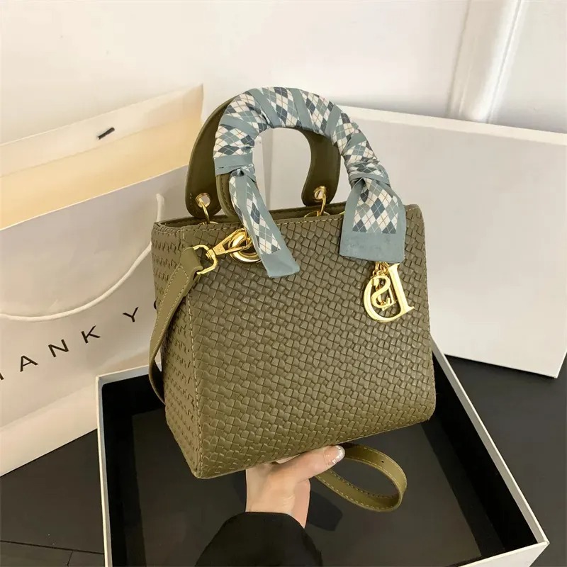 Designer bag Shoulder Bag Luxury Bag Crossbody Purse Designer 2025 Shell Bag Women Designer New Fashion Commuter Print Shoulder Crossbody Bag Denim Bl