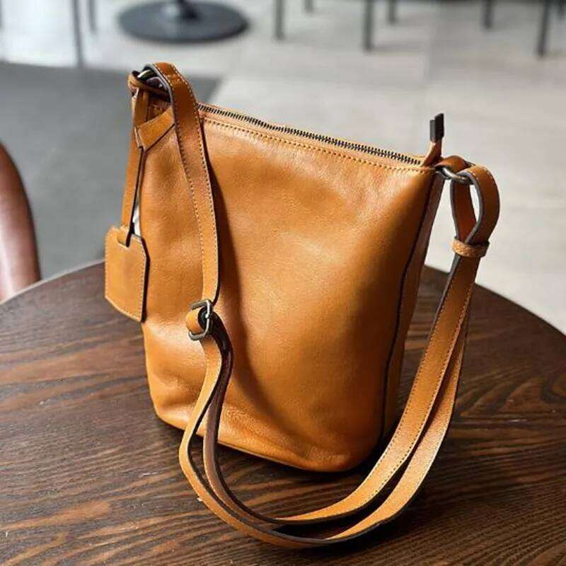 2024 Retro New Bucket Black Leather Women's Tote Top Layer Cowhide Single Shoulder Crossbody Bag