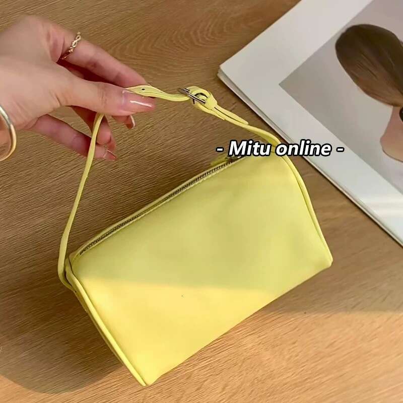 90s Pencil Case Cylinder Minimalist Mini Crossbody Underarm Handheld Pen Holder Bag 2025 Autumn Winter