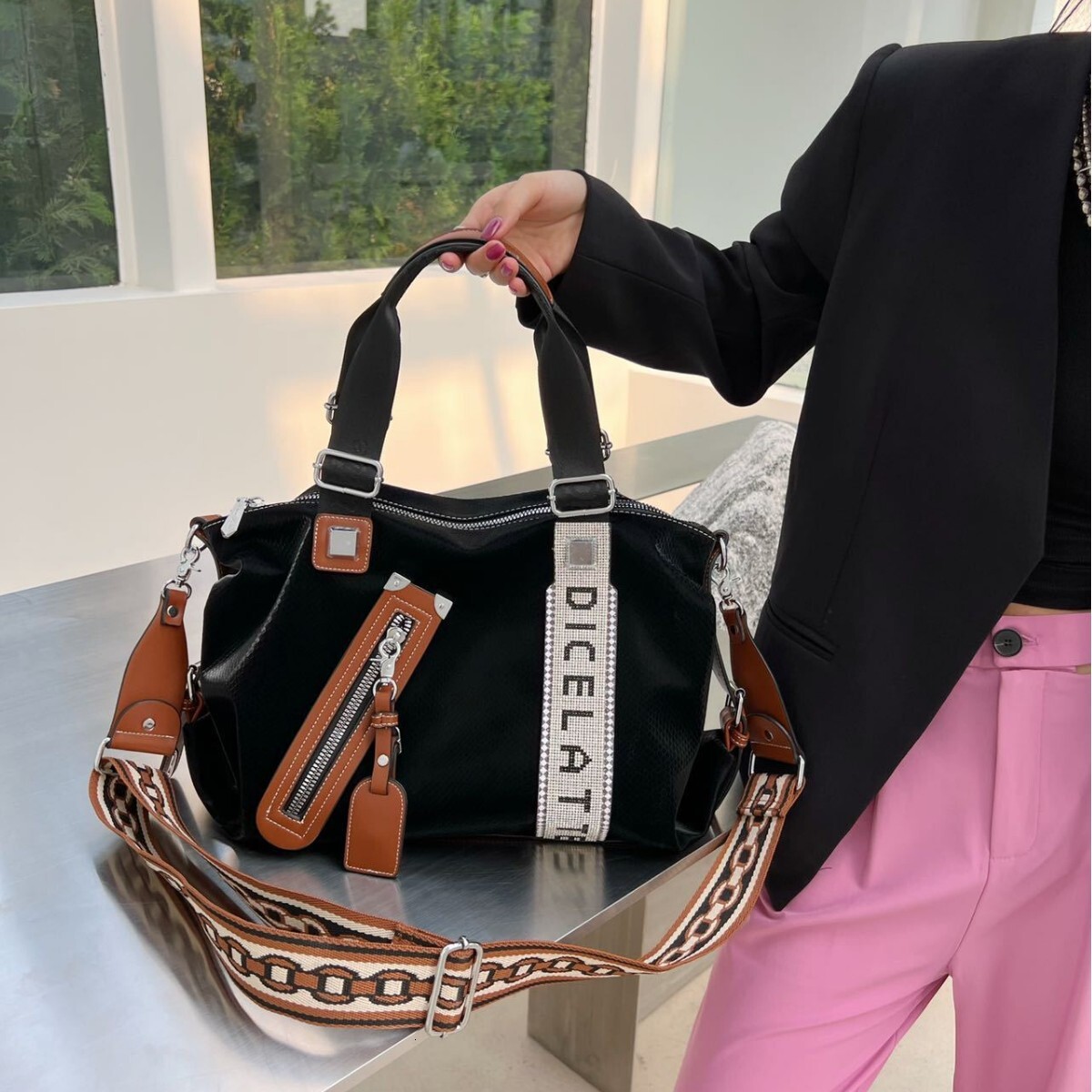 Free Shipping New Bag Women's Luxury Handbag Noble Feel Shoulder Bag Designer Tassel Rhinestone Bag Fashion Crossbody Bag