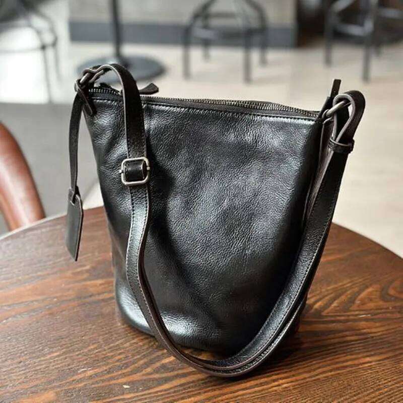 2024 Retro New Bucket Black Leather Women's Tote Top Layer Cowhide Single Shoulder Crossbody Bag
