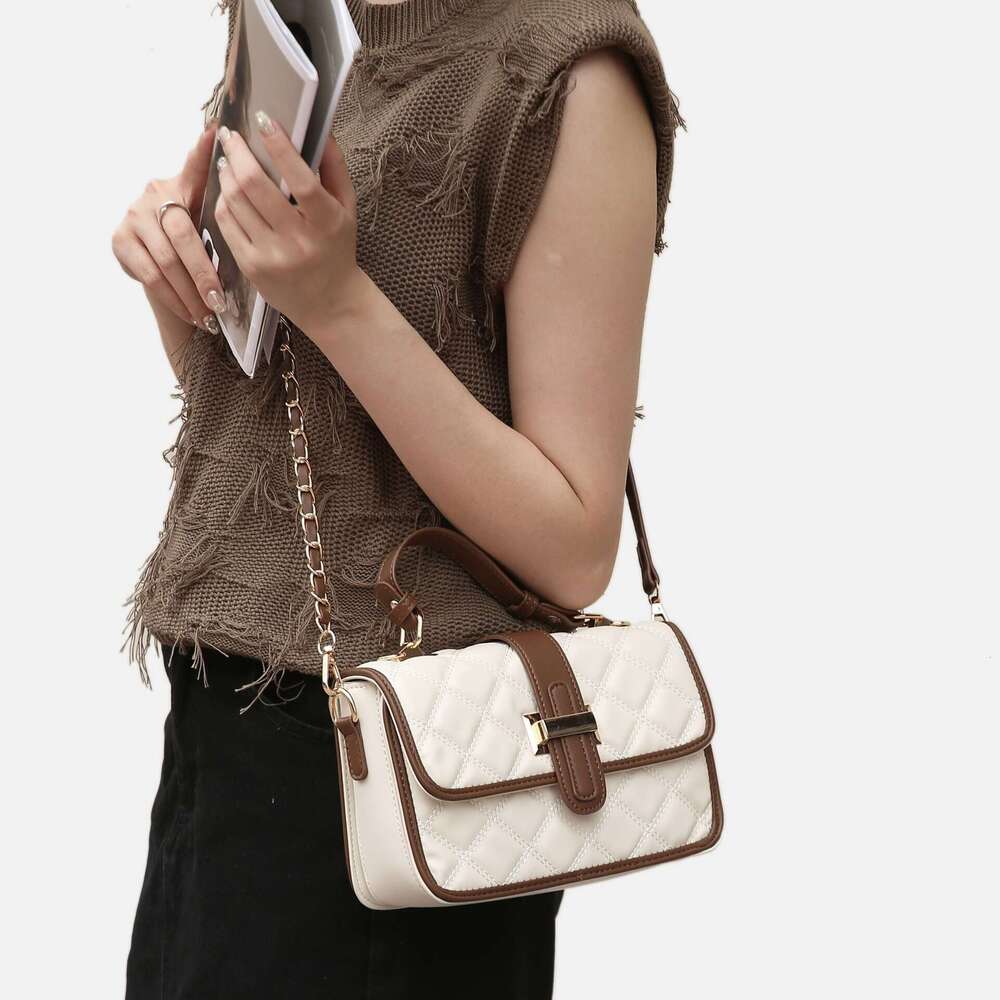 2025 New Quilted Chain Crossbody High-end Handheld Shoulder Fashion Simple Versatile Light Luxury Small Square Bag