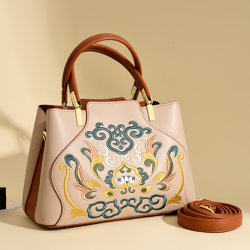 Chinese Style Embroidered Festive Red Bride Wedding Bag Fashionable Elegant Mother-in-law Handbag Large Capacity High-end Feel