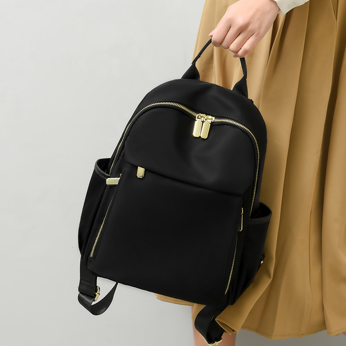 Women's Fashionable Stylish 2025 New Large Capacity Lightweight Nylon Street Backpack