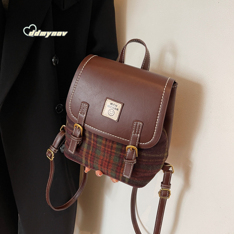 Autumn Winter Woolen Bag Women 2023 New Fashion Plaid Fashionable Handbag for College Students Trendy Small Backpack ddmynov