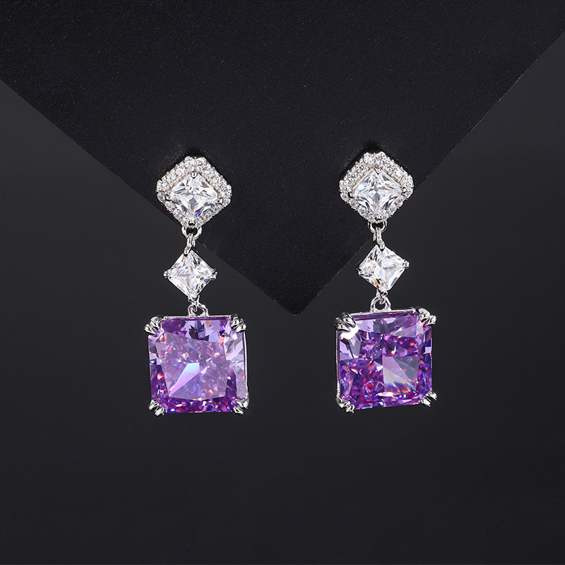 High-Quality Chic S925 Sterling Silver Piercing With Glossy Appearance And Robust Clasp Design Ideal for Adorning Your Wardrobe