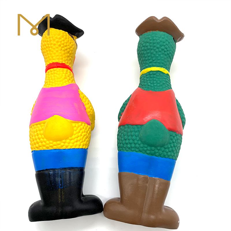 Squeaky Rubber Chewy Dog Toy Durable Dogs Play Natural Soft Squeaky Soft Rubber Pet Chew Pirate Chicken Wholesale Latex Dog Toys 4pcs/Pack