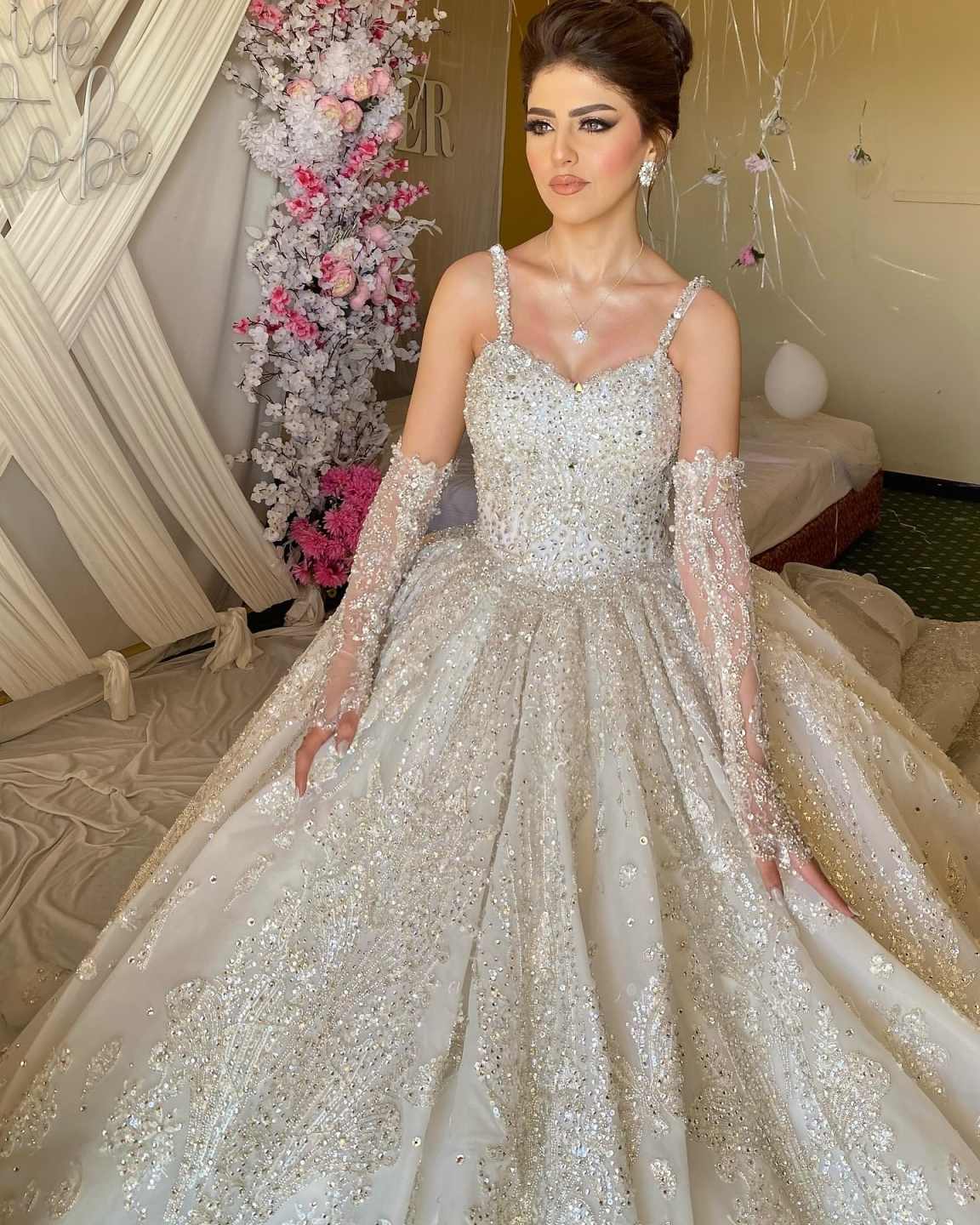 Exquisite Ball Gown Wedding Dress Spaghetti Strap Removable Sleeves Bridal Gowns Sequins Crystal Sweep Train Dresses Custom Made vestidos de novia