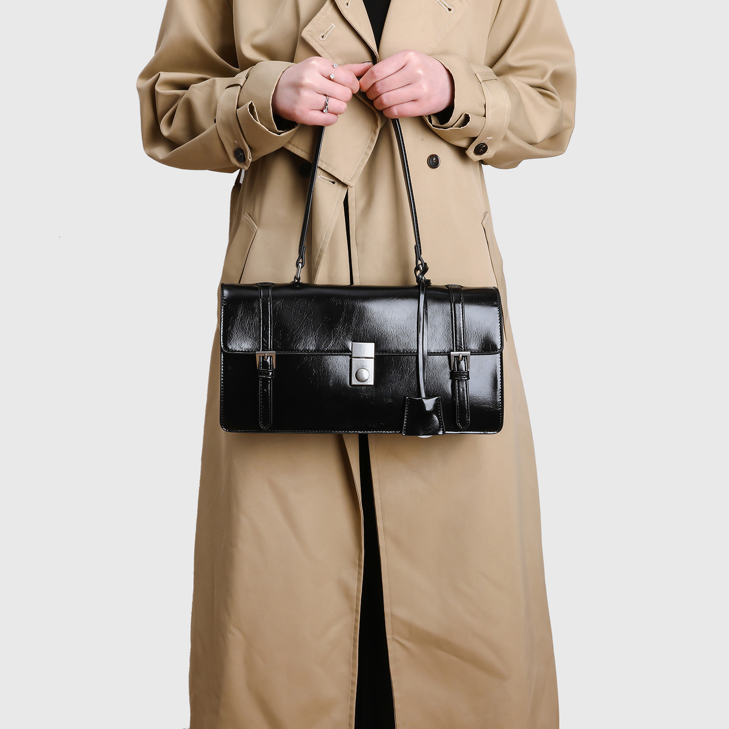 Free Shipping Fashionable High-end Women's Luxury Handbag 2025 Designer Bags New Niche Messenger Bag Underarm Crossbody Accordion Bag Flap Lock B