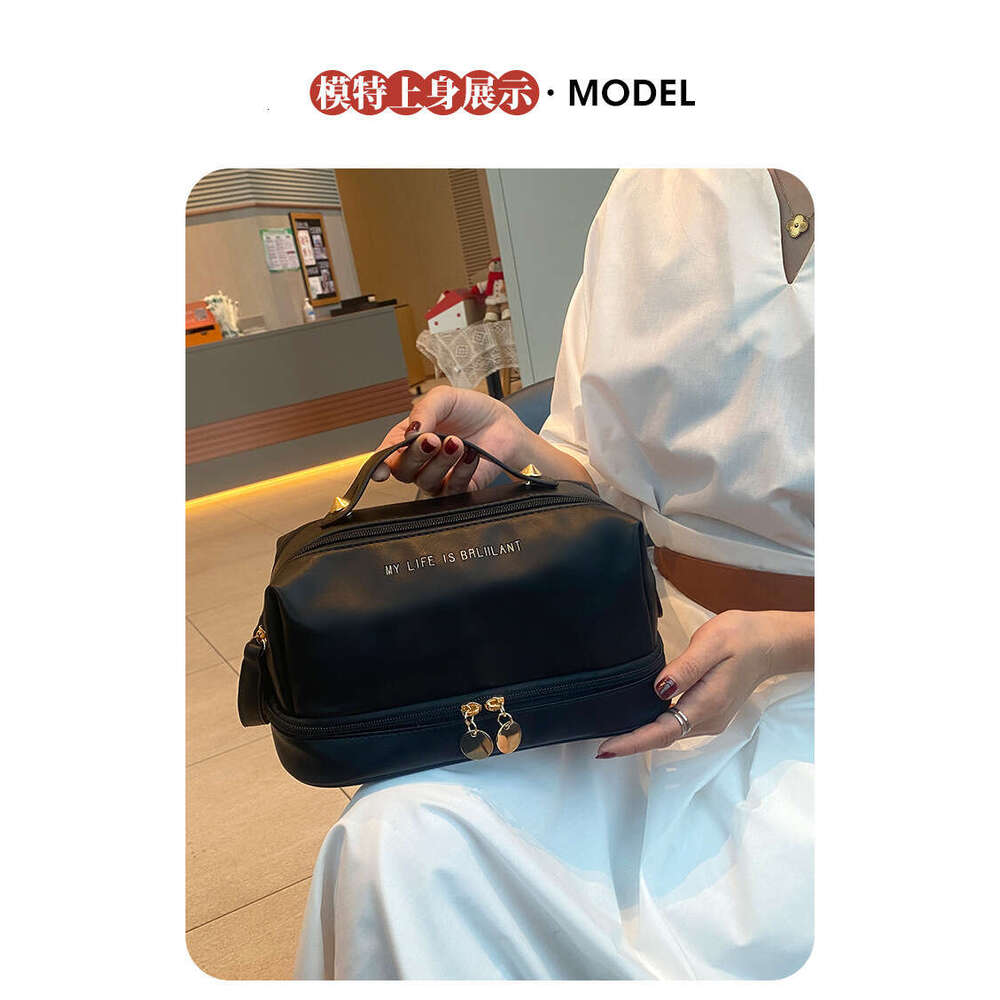 2025 New PU Leather Handheld Makeup Large Capacity Divider Board Skincare Storage Simple Waterproof Toiletry Bag