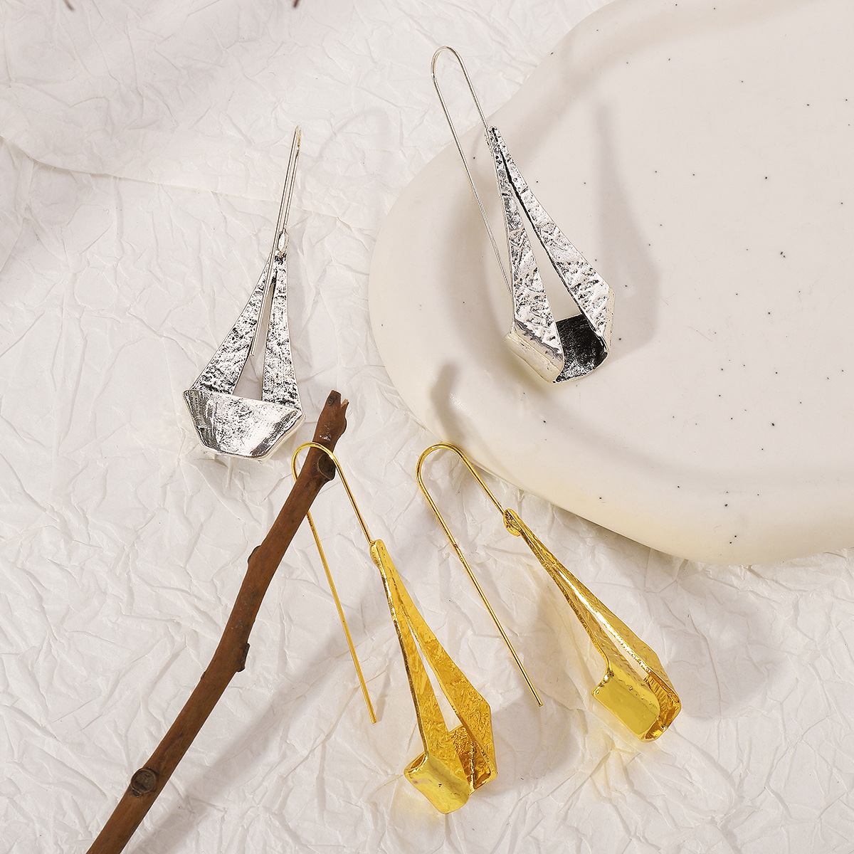 Cool Toned Metallic Water drop Leaf Earrings Modern Chinese Inspired Statement Jewelry for Cross Border Fashion