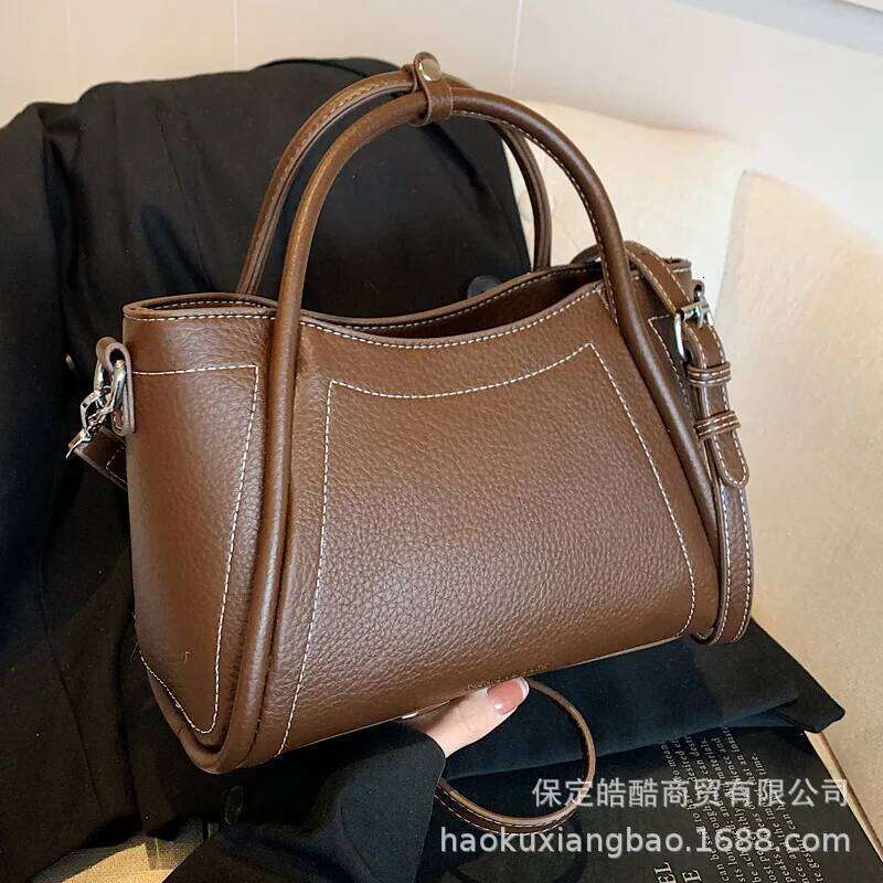 Retro Minimalist Hand-Held Bucket New Niche High-End Single Shoulder Bag, Casual Versatile Women's Bag