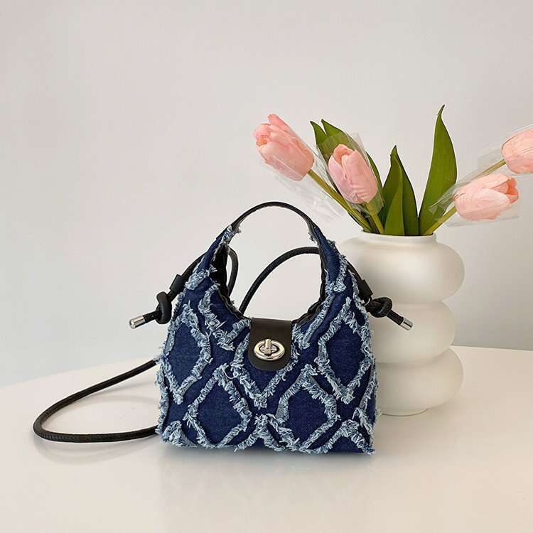 Fashionable High-End Women's Internet Celebrity Same Style Niche Design Denim Quilted Handbag Versatile Shoulder Bag