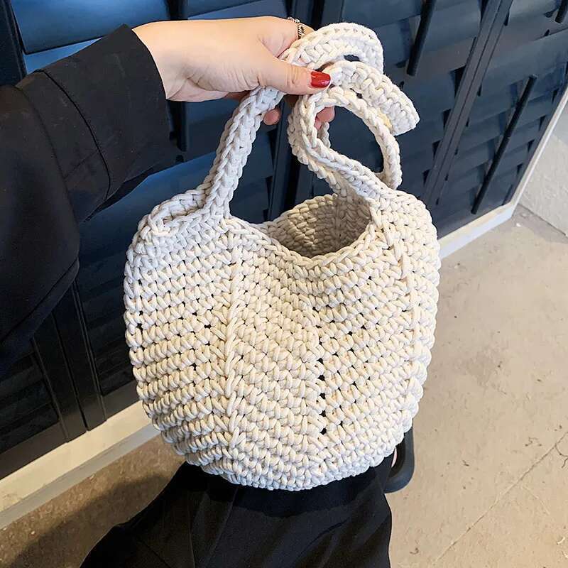 This Year's Super Niche Design Woven 2024 New Women's Popular Single Shoulder Bag Tote Bucket Bags