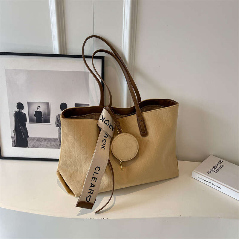 Versatile Large Capacity for Women 2024 New Autumn Fashion Student Class Shoulder Tote Commuter Bag