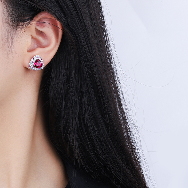 Hypoallergenic Crafted Triangle Pendants with Deep Red Gems Suitable for Everyday Attire