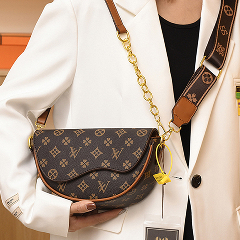 designer bag, single-shoulder bag, women's 2025 printed saddle bag, high-quality soft leather pu, versatile, casual and small crossbody bag, Free