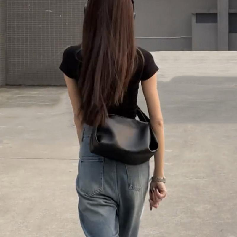 Free Shipping 2025 New Designer Bag Women's Luxury Wallet Trendy Black Design Texture Niche Multifunctional Armpit Bag