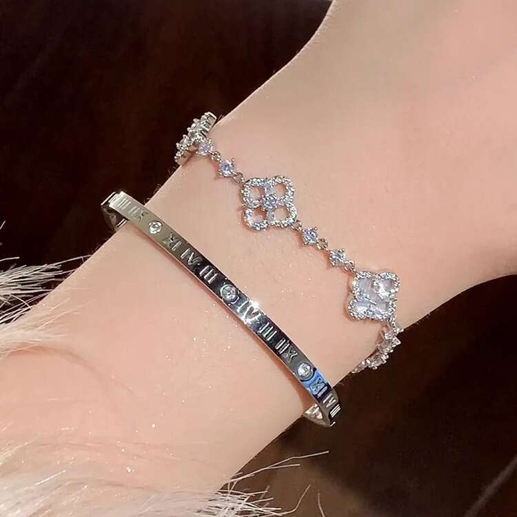 designer Jewelry New high-end four petal zircon lucky clover with light and adjustable temperament bracelet decoration