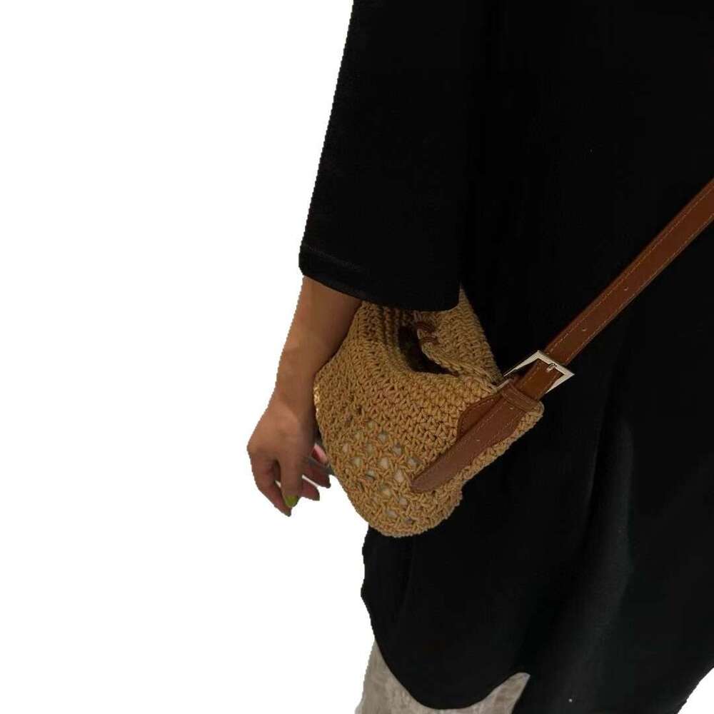 2025 Summer New Vacation Beach Fashion Shoulder Niche Versatile Crossbody Women's Bag